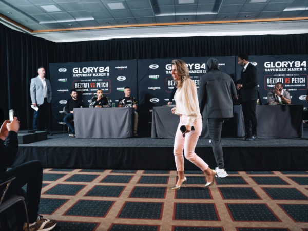 Persconferentie GLORY